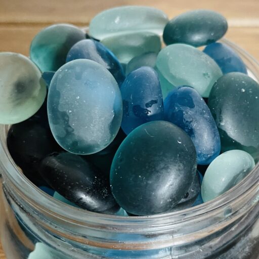 Blue Onyx Pebbles (950 grams)